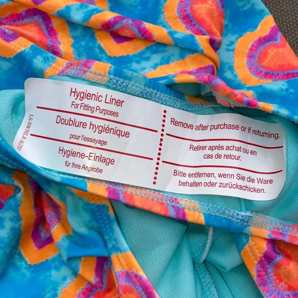 LANDS END One Piece Swimsuit Sweet Rainbow Hearts  Girls Size 8 (Medium) NEW